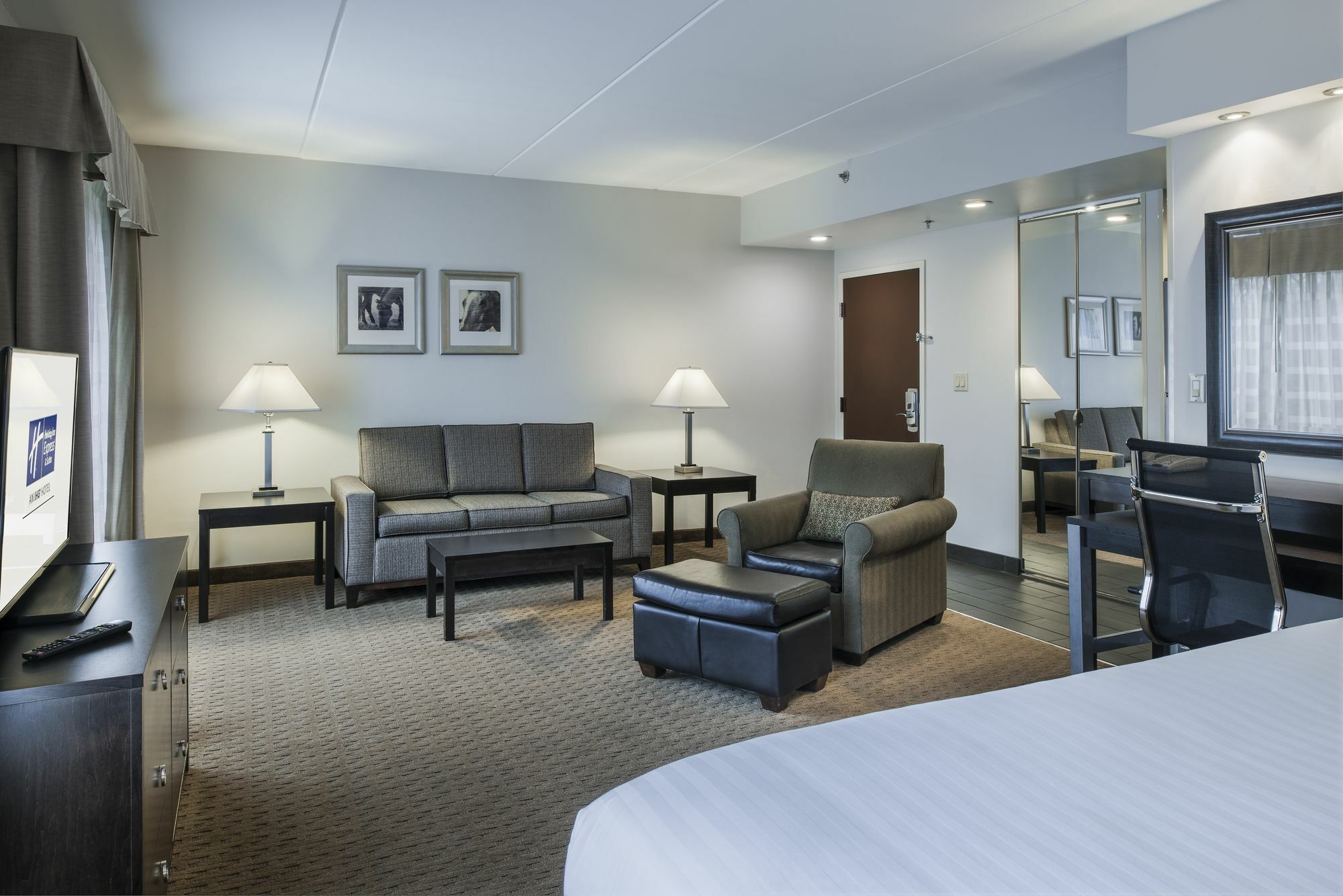Holiday Inn Express & Suites Laurel Lakes, An Ihg Hotel Extérieur photo